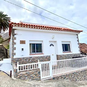 https://casa-los-palmeros-perdomo.in-canary-islands.com